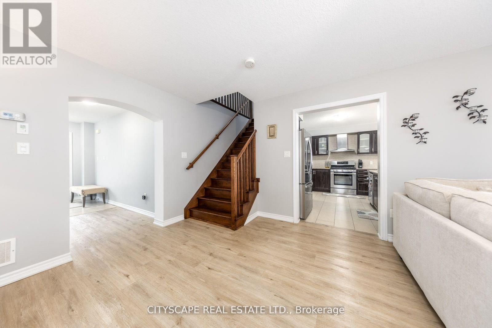 121 CRAFTER CRESCENT - 5