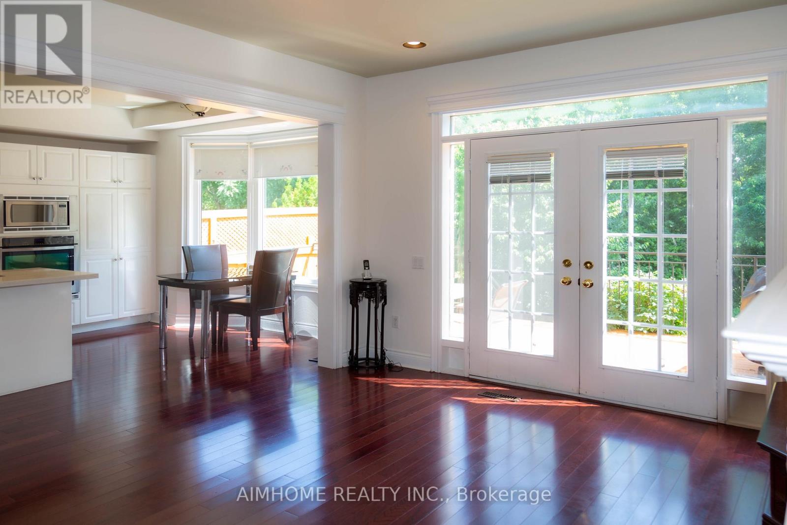 61 WESTBURY COURT - 15
