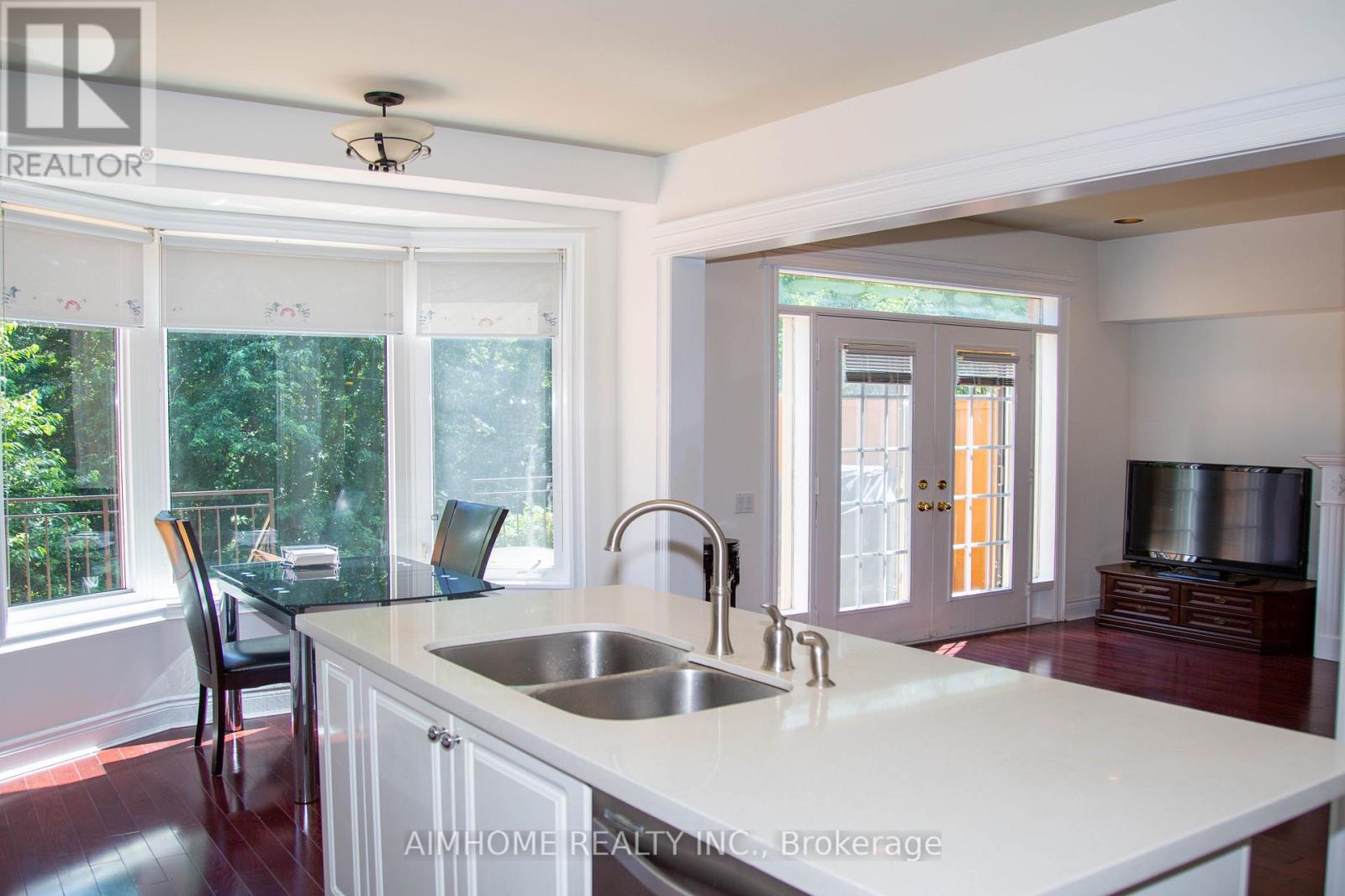 61 WESTBURY COURT - 14