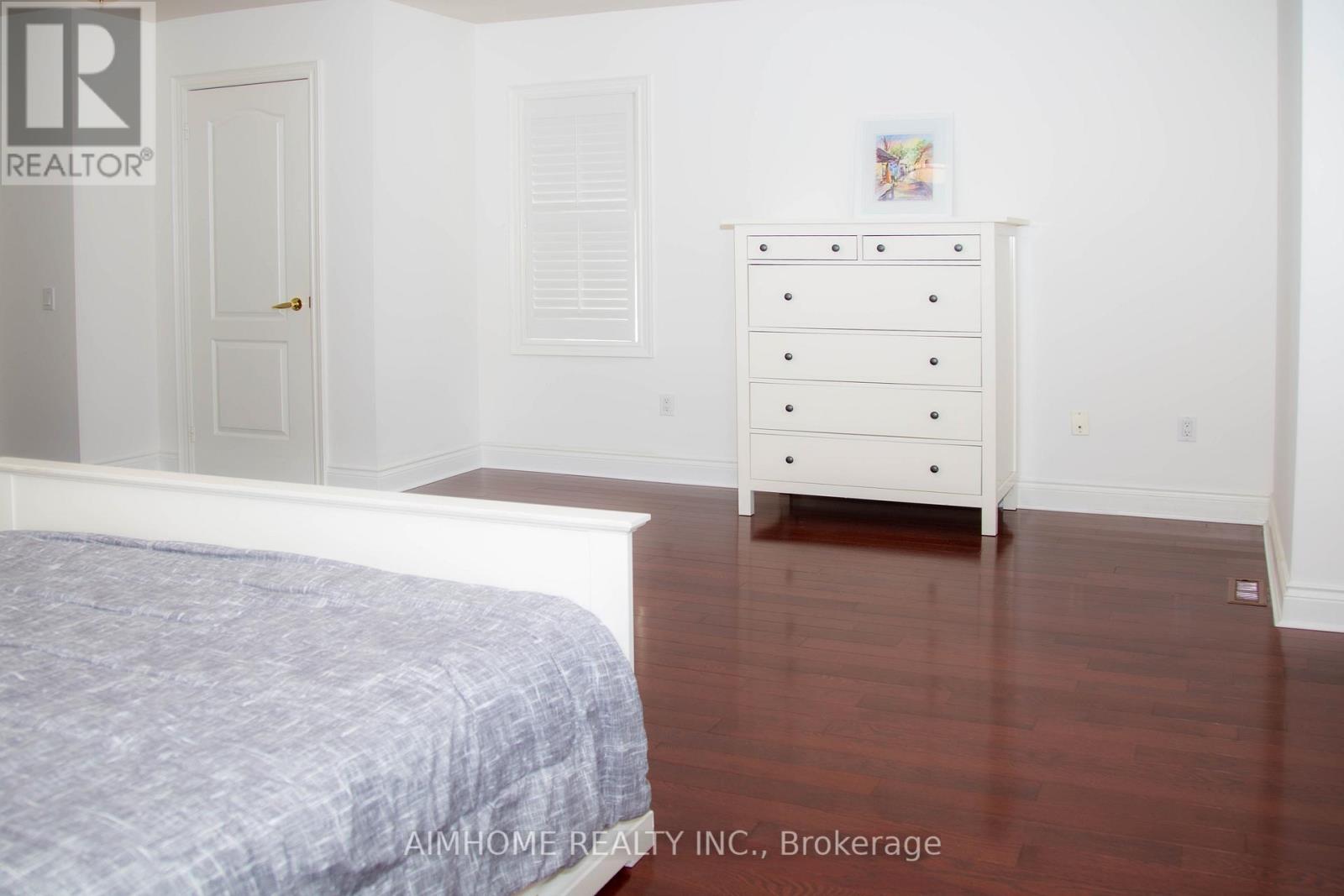 61 WESTBURY COURT - 19