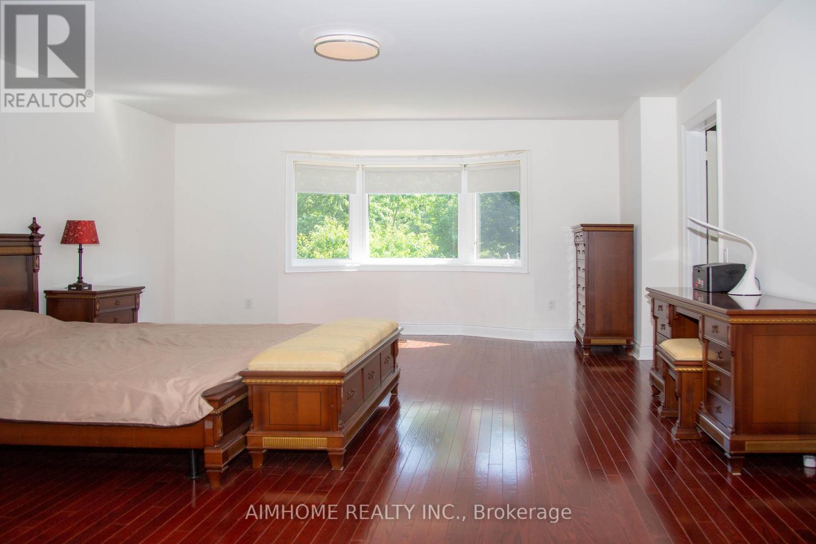 61 WESTBURY COURT - 27