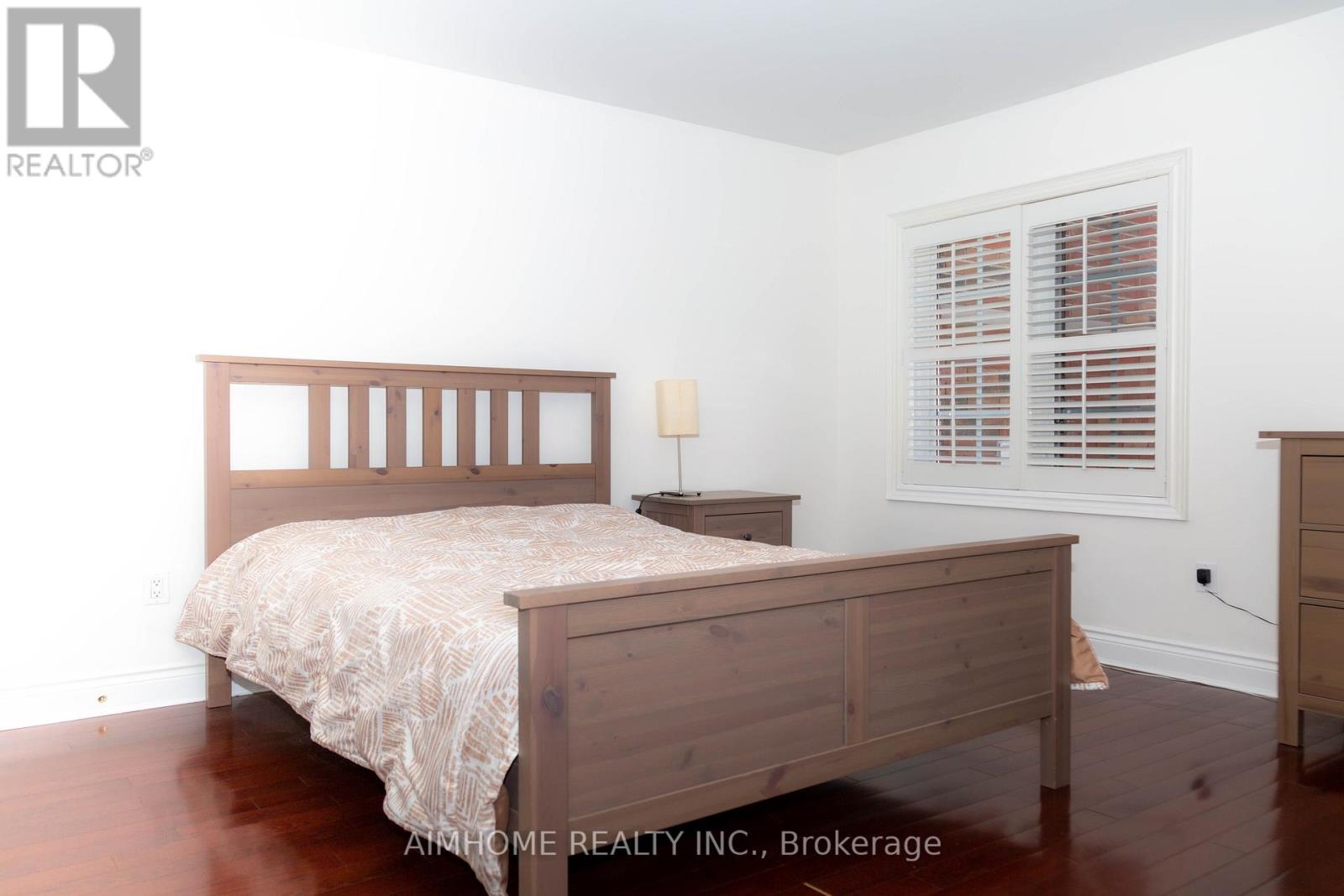 61 WESTBURY COURT - 24