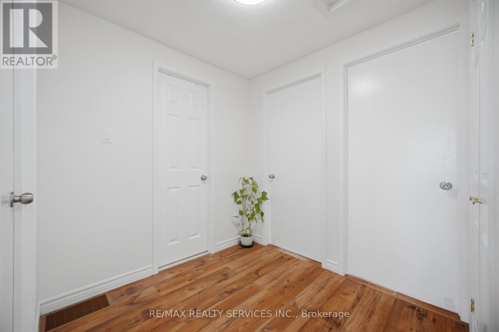 18 GOLD PINE COURT - 22