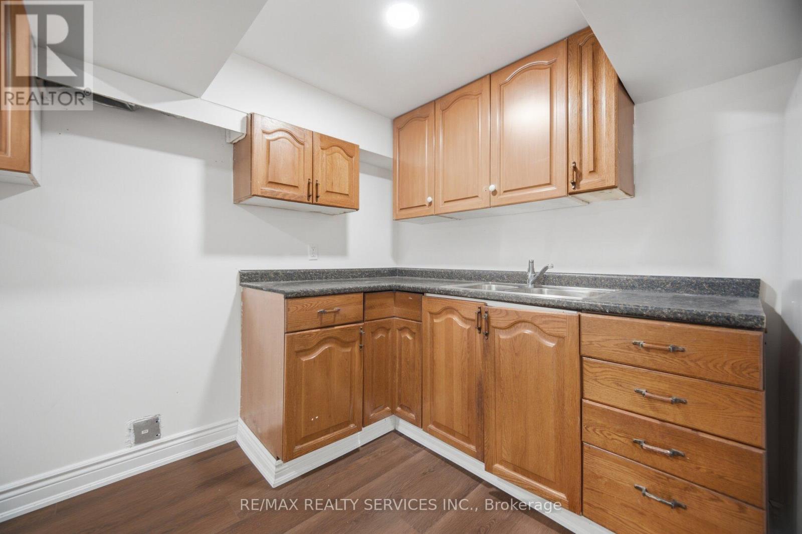 18 GOLD PINE COURT - 32