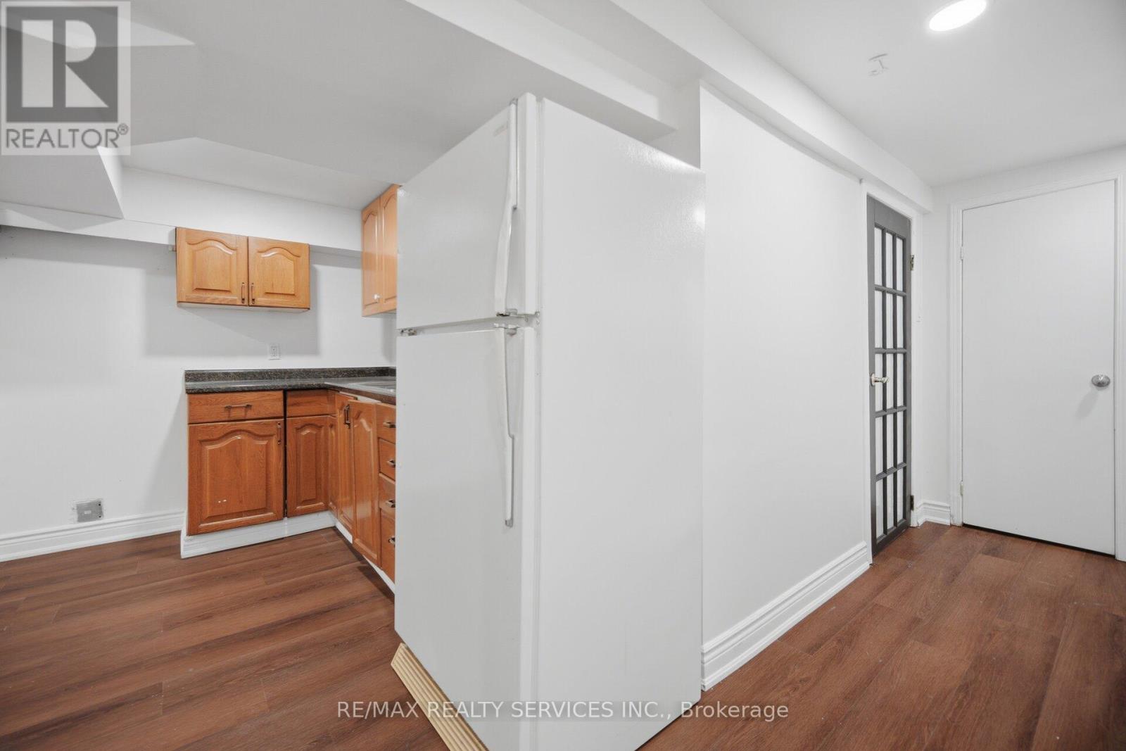 18 GOLD PINE COURT - 30