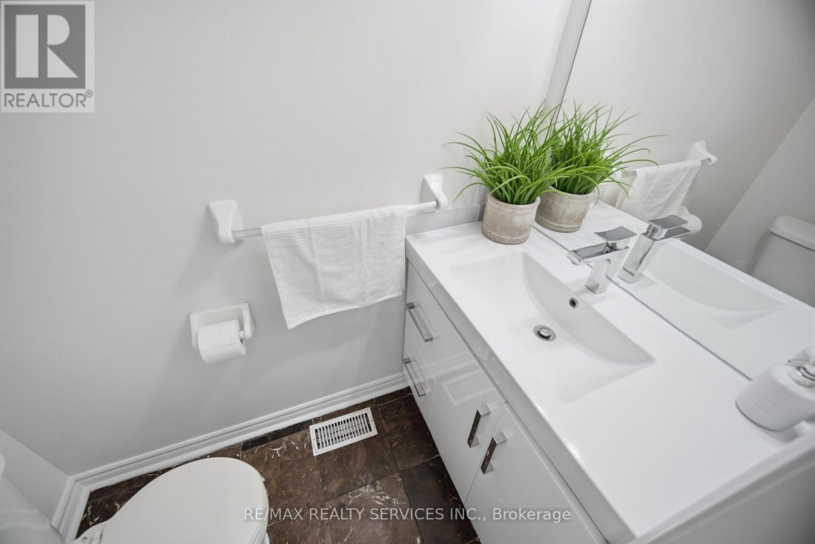 18 GOLD PINE COURT - 19