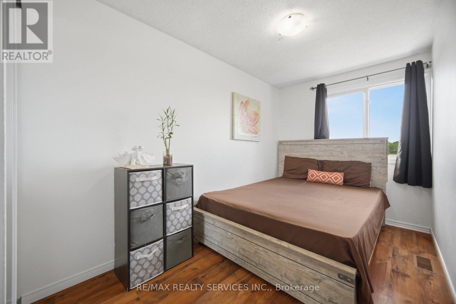 18 GOLD PINE COURT - 24