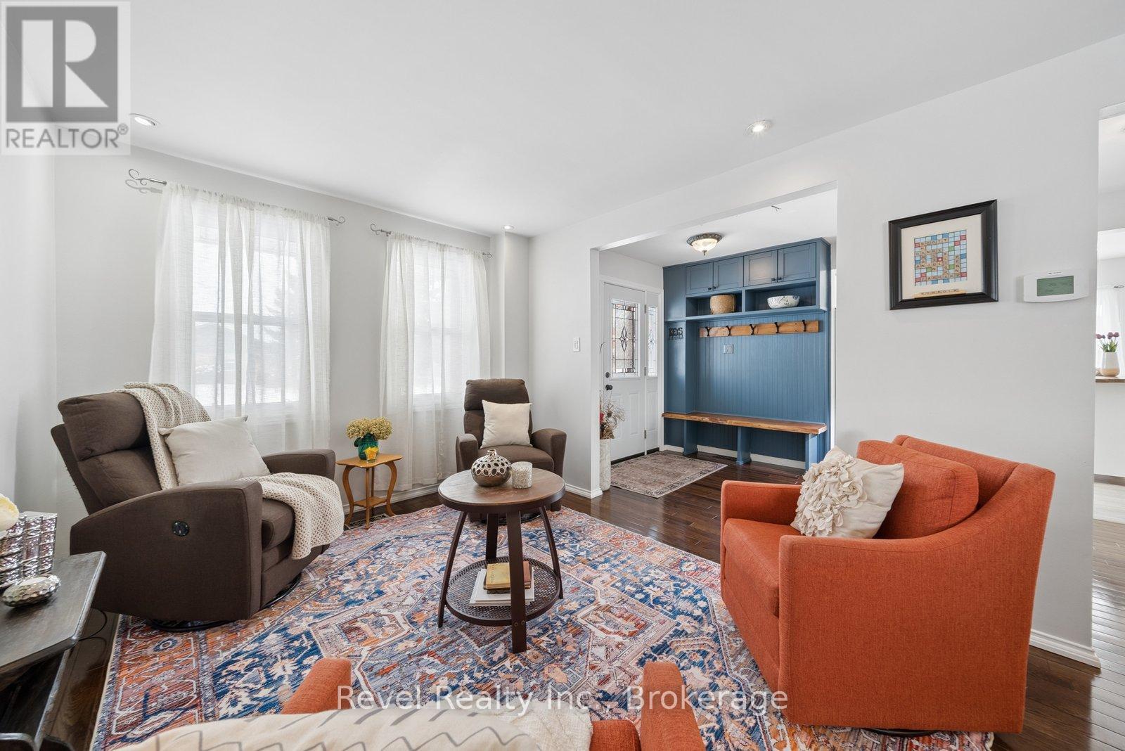 284 VICTORIA AVENUE N - Image 13