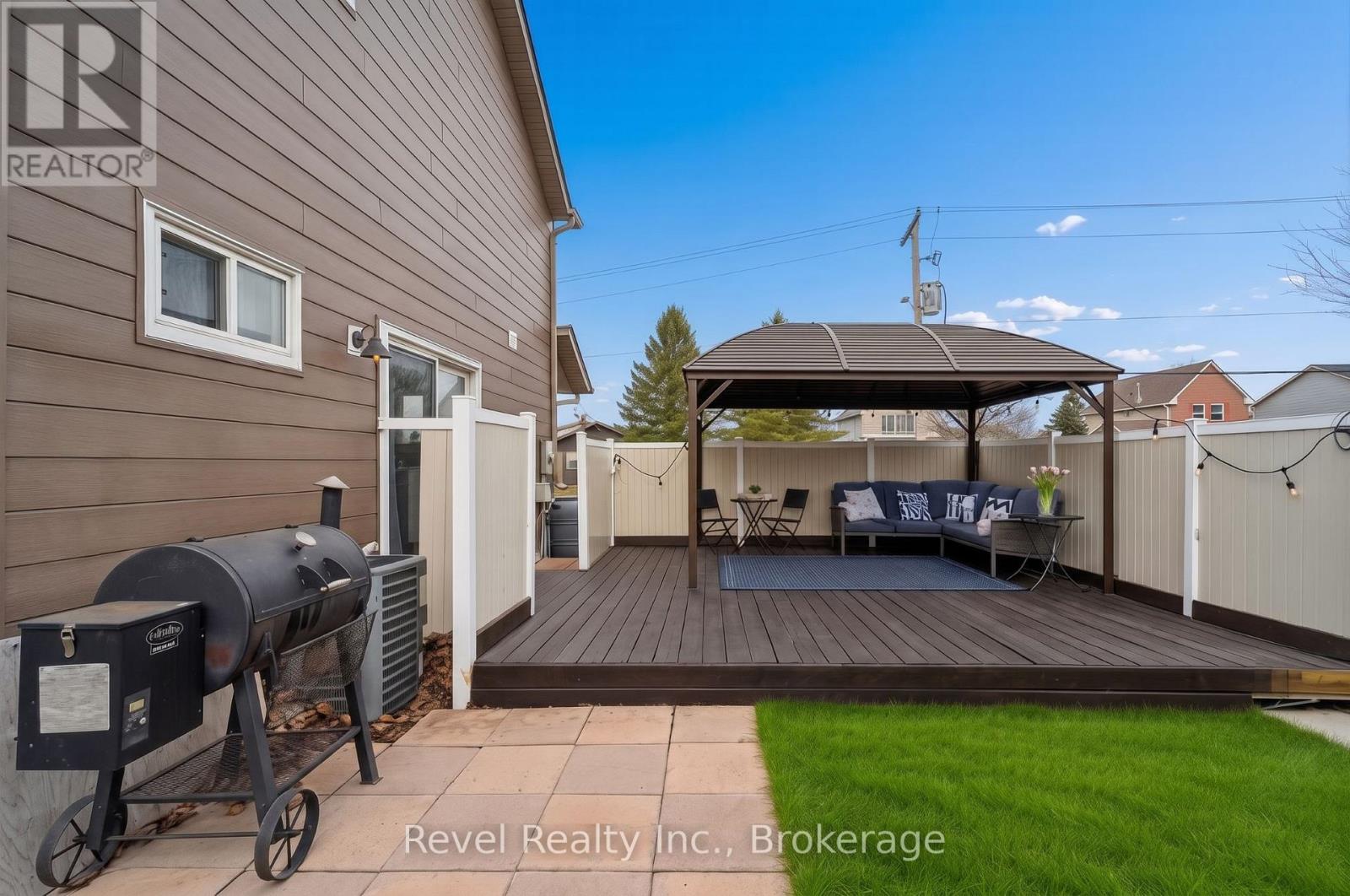 284 VICTORIA AVENUE N - Image 9