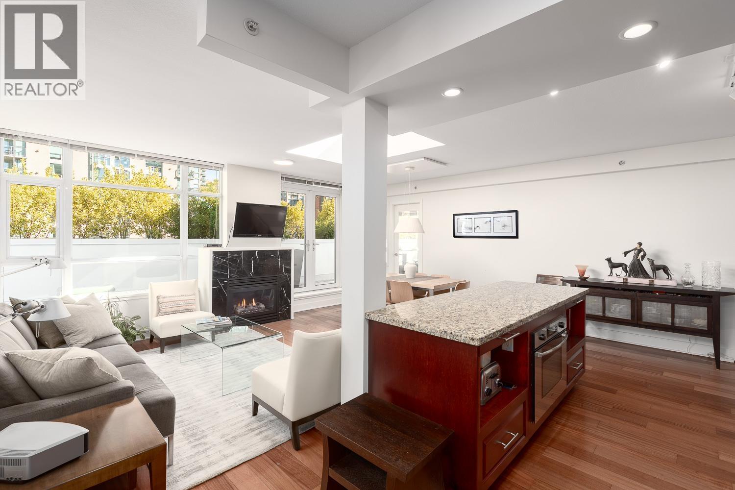 2 Bed, 2 Bath House for Sale in Vancouver – PH803 988 RICHARDS STREET, Vancouver – MLS# R3141839 - Image 9