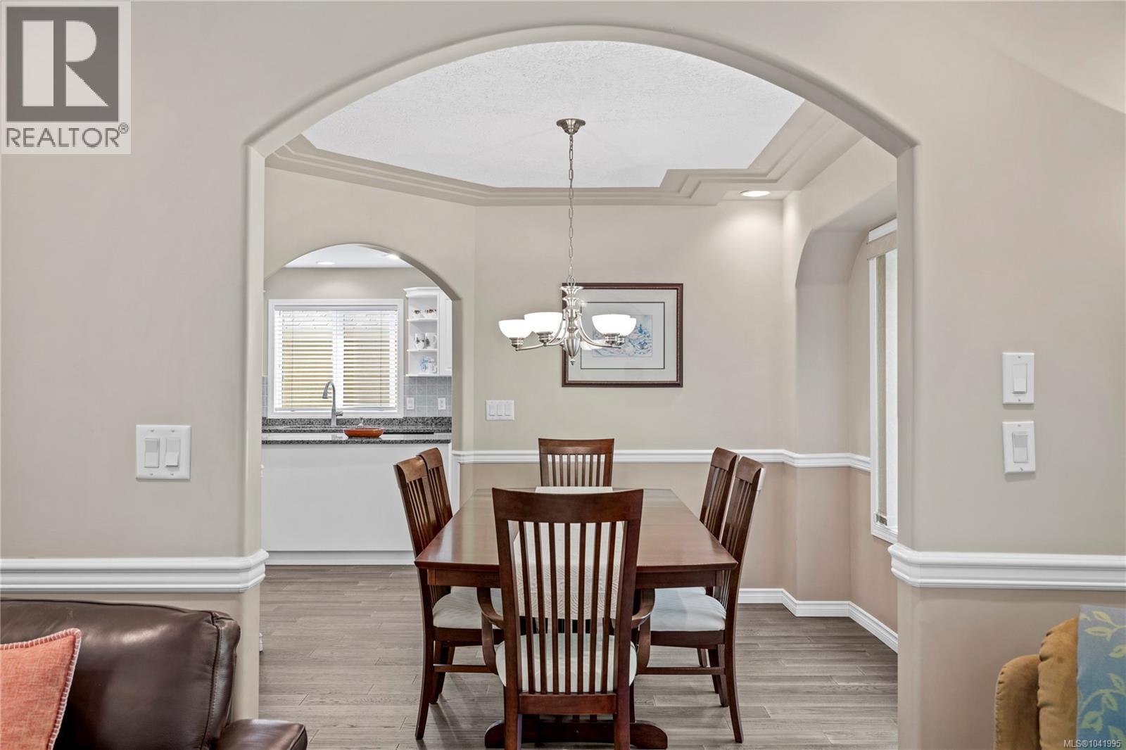 5857 Quarry Cres - 11