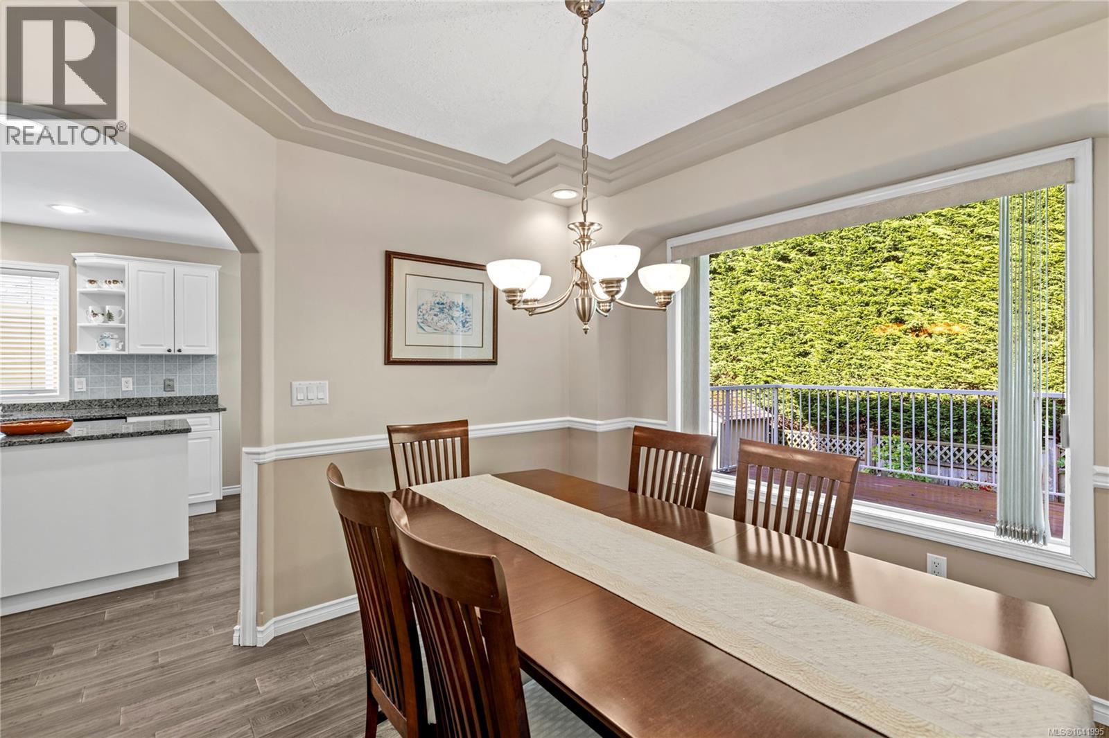 5857 Quarry Cres - 12