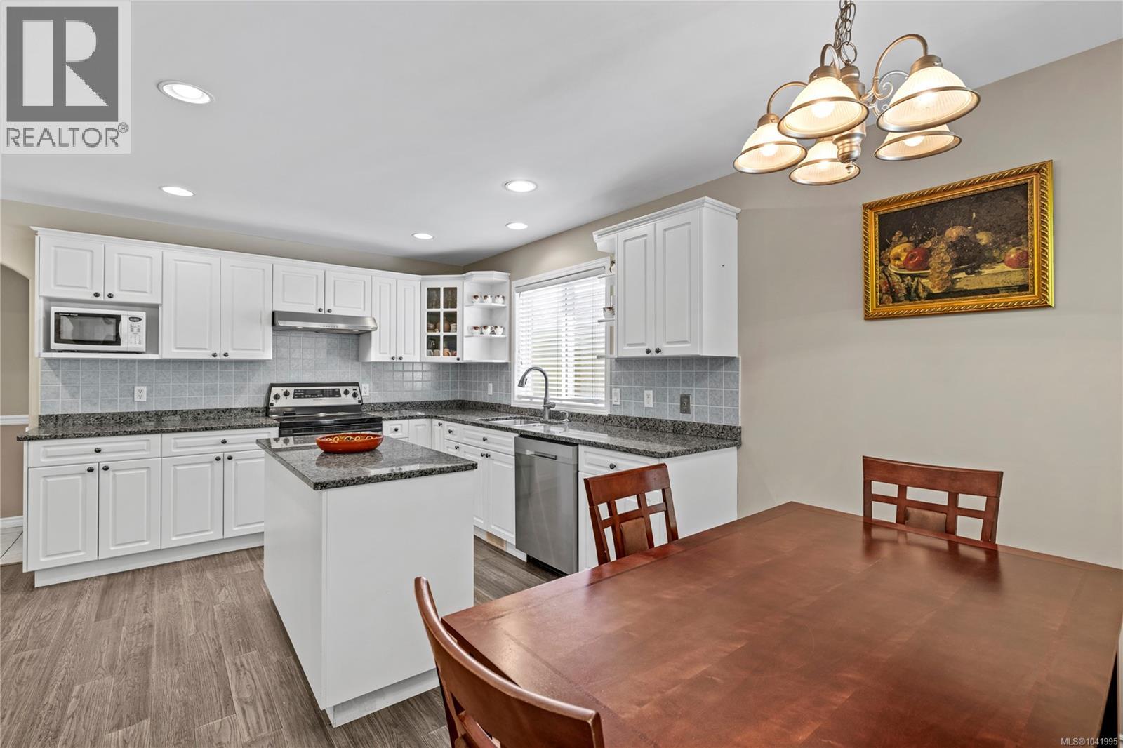 5857 Quarry Cres - 15