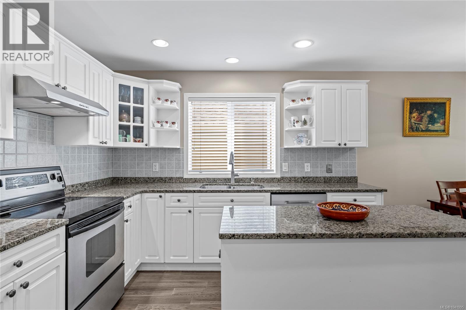 5857 Quarry Cres - 18