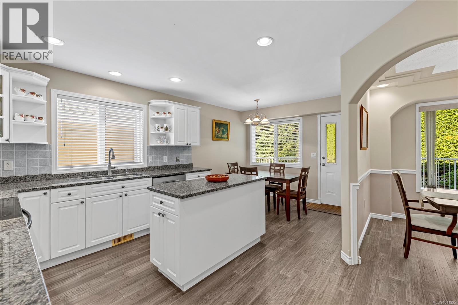 5857 Quarry Cres - 19
