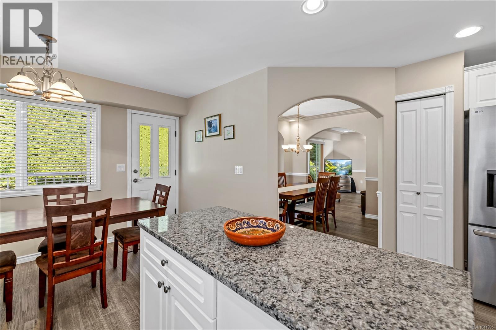 5857 Quarry Cres - 20