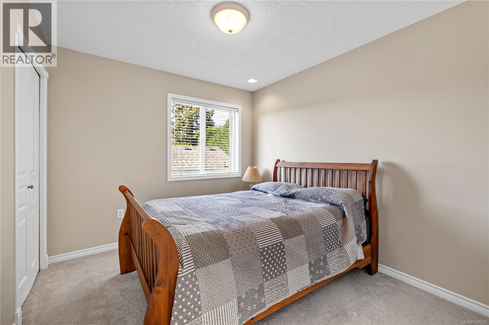 5857 Quarry Cres - 28