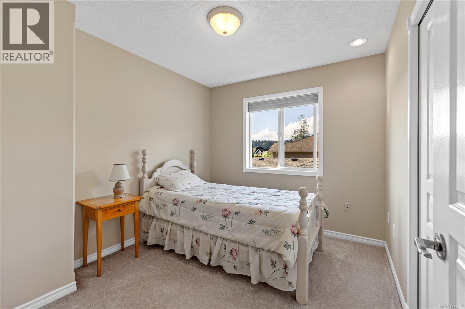 5857 Quarry Cres - 29