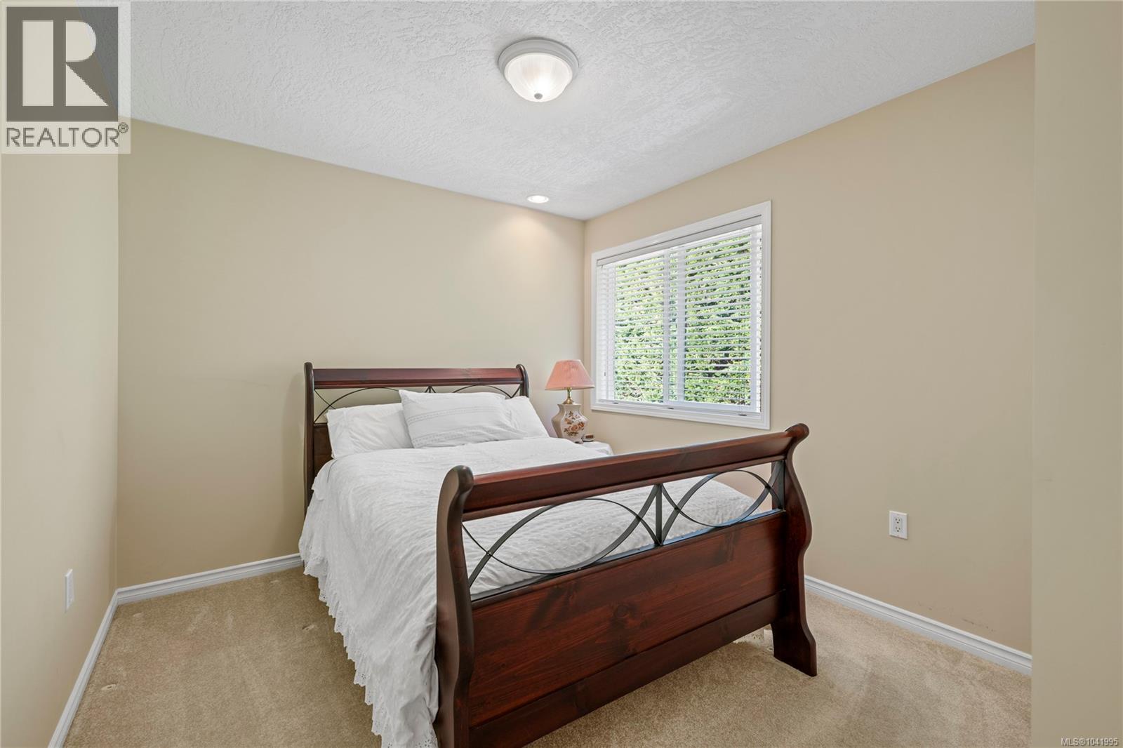 5857 Quarry Cres - 32