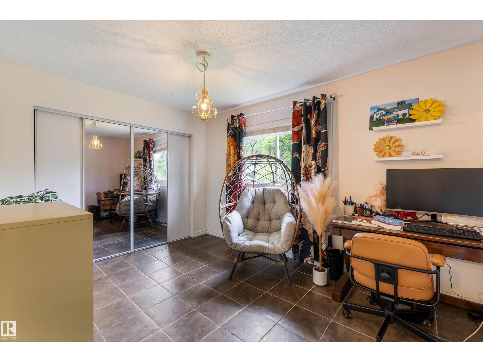 23 GLENHAVEN CR - 18