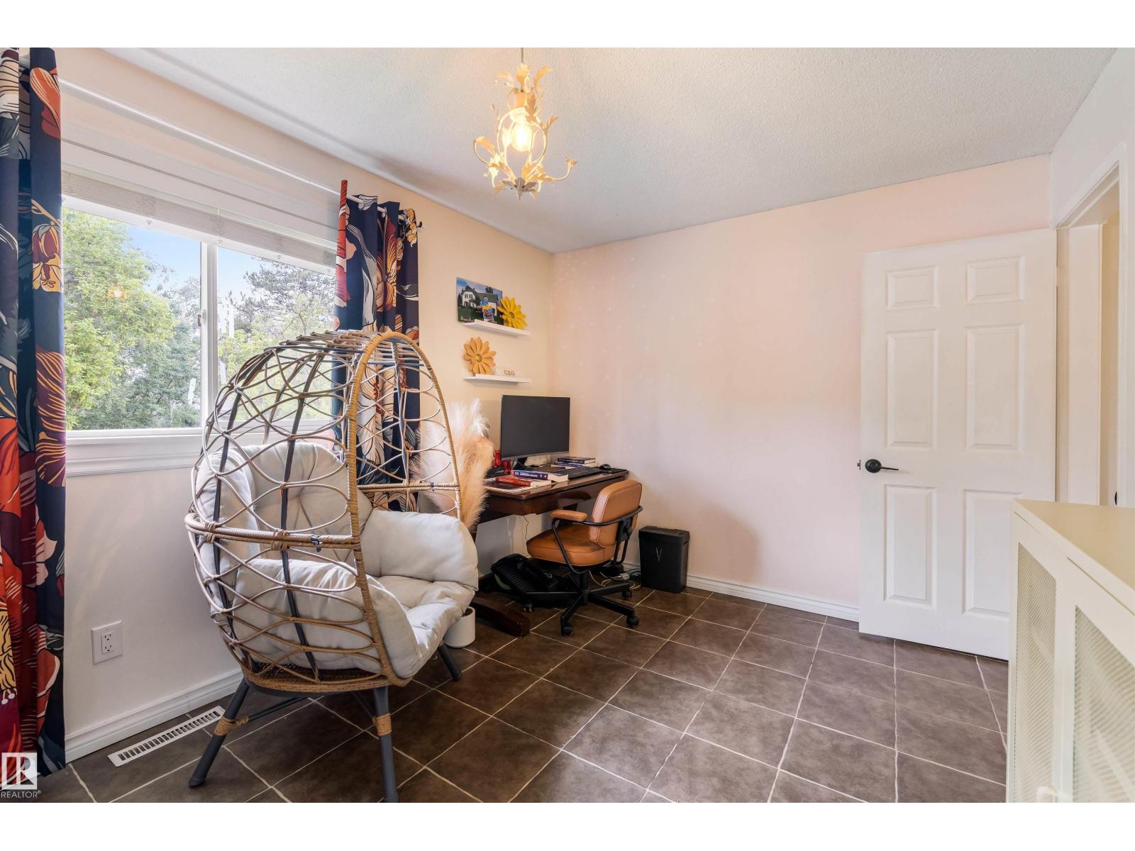 23 GLENHAVEN CR - 19