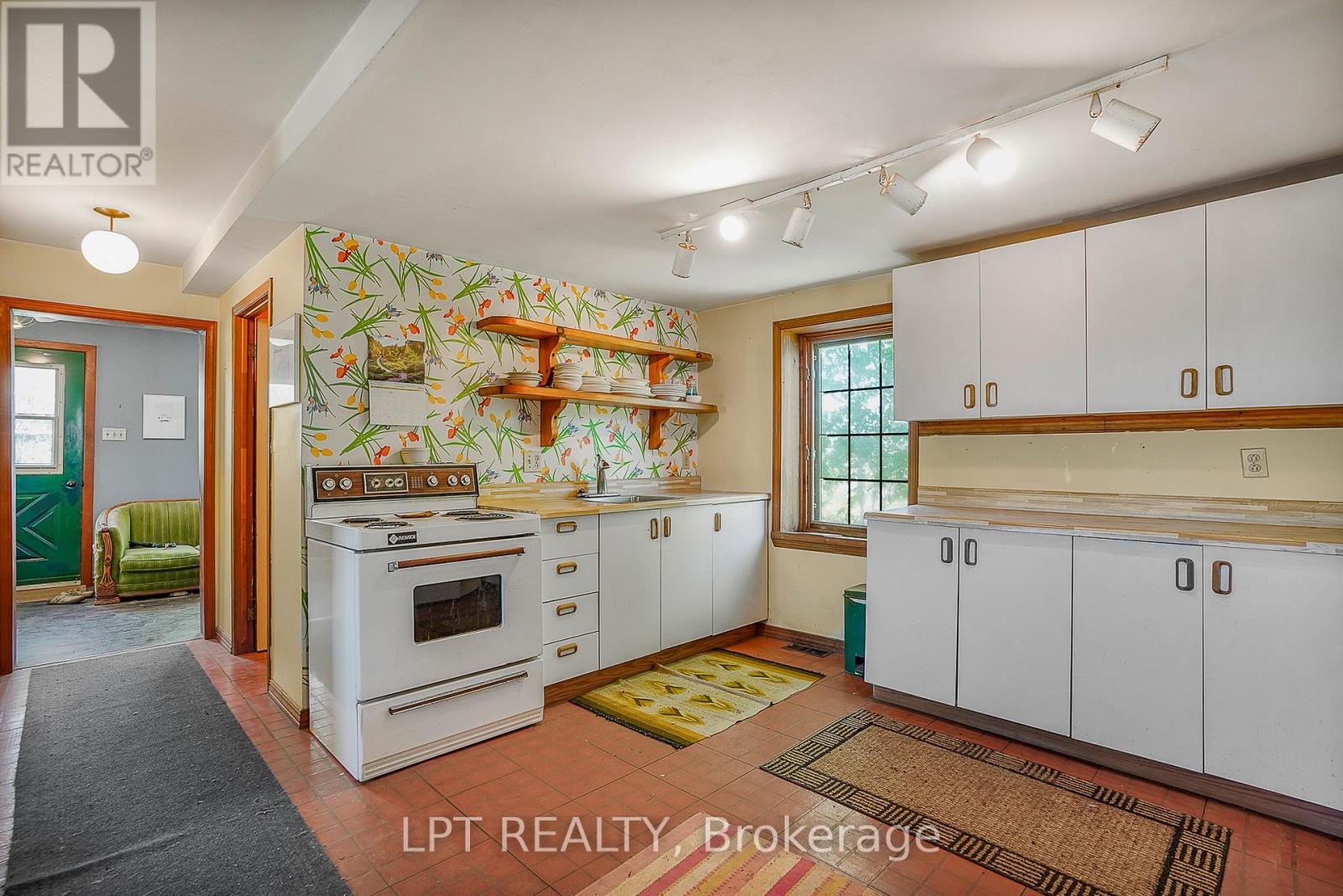 3515 GREENLANE ROAD - 5
