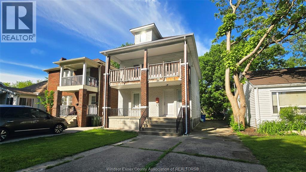 721-723 CAMPBELL AVENUE - 1