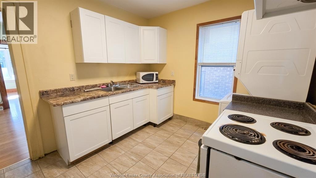 721-723 CAMPBELL AVENUE - 10