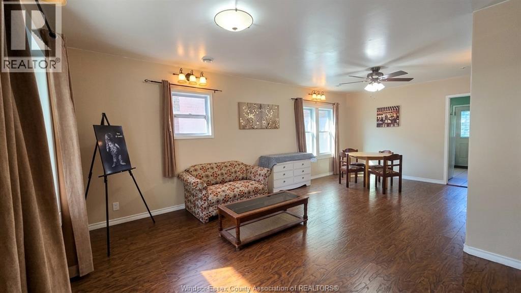 721-723 CAMPBELL AVENUE - 14