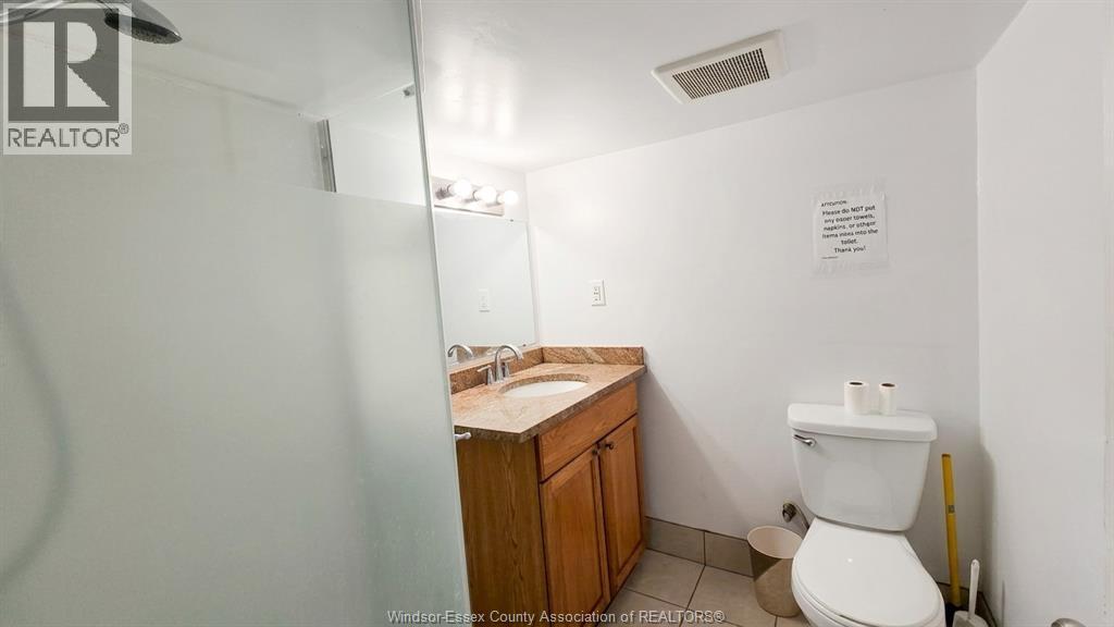 721-723 CAMPBELL AVENUE - 25