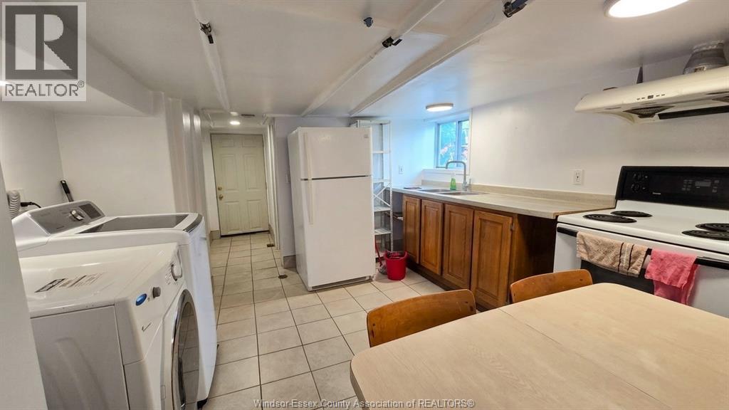 721-723 CAMPBELL AVENUE - 28