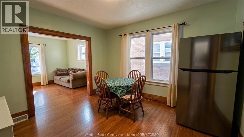 721-723 CAMPBELL AVENUE - 8