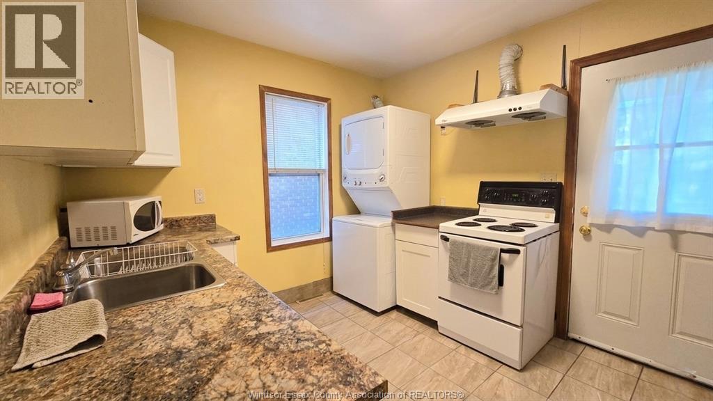 721-723 CAMPBELL AVENUE - 9