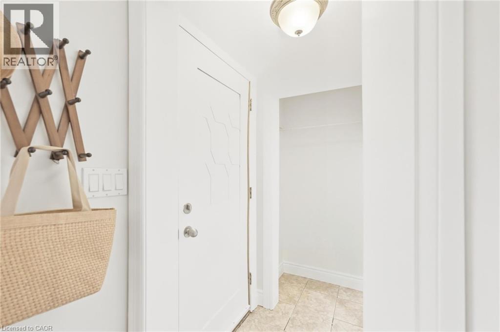 16 CARRINGTON Court - 10