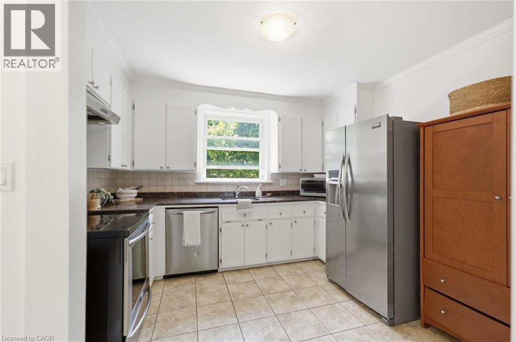 16 CARRINGTON Court - 16