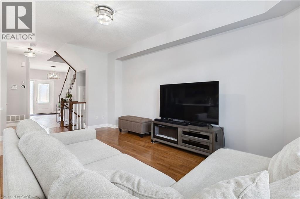 2092 ENGLISH Crescent - 11