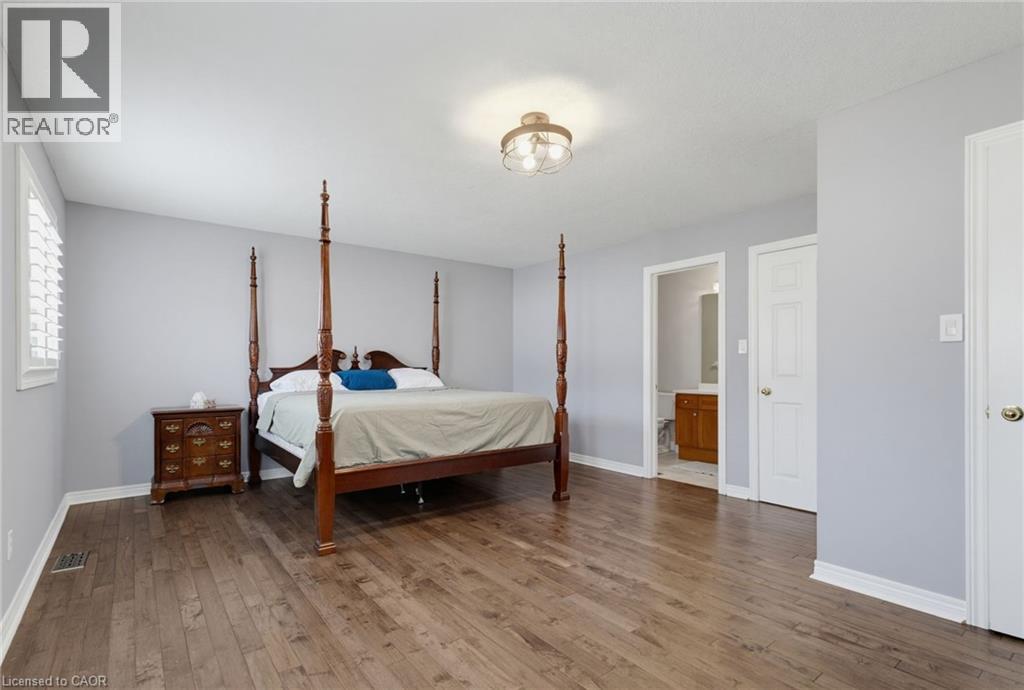 2092 ENGLISH Crescent - 14
