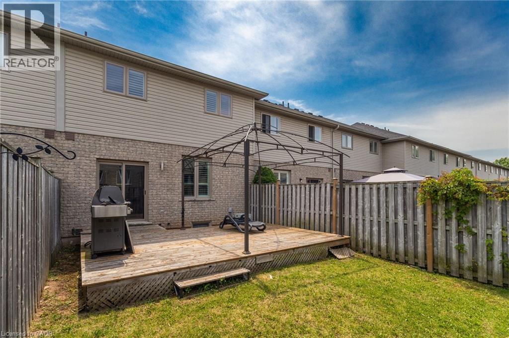2092 ENGLISH Crescent - 19