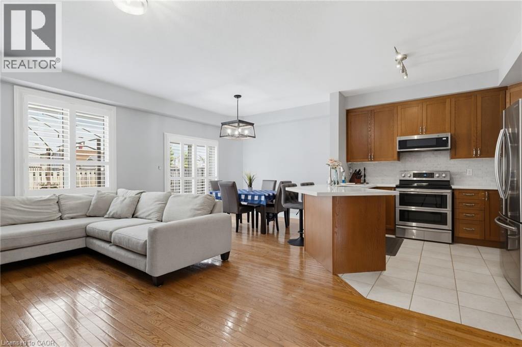 2092 ENGLISH Crescent - 5