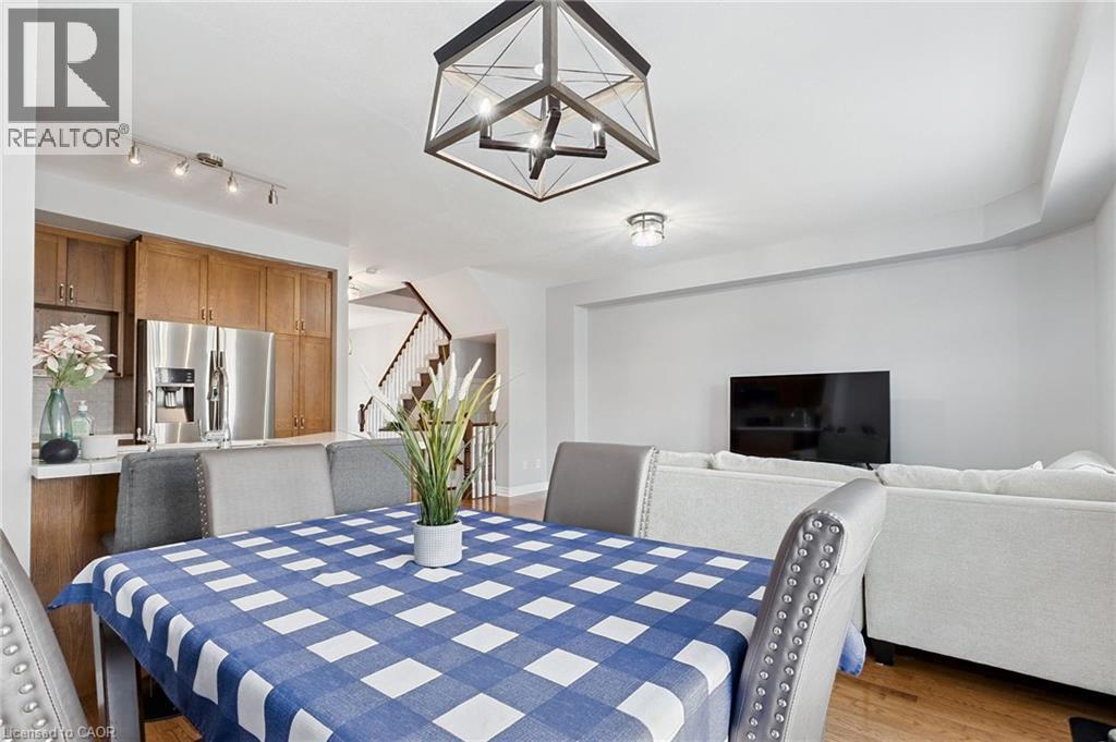 2092 ENGLISH Crescent - 9