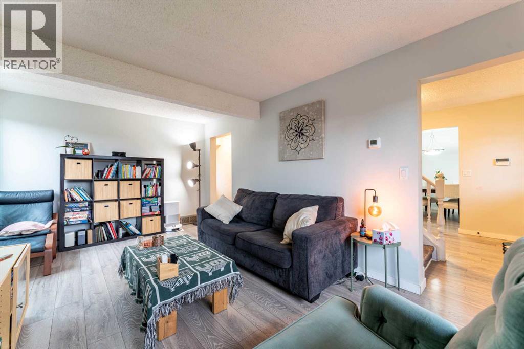 332 Deer Run Crescent SE - 3