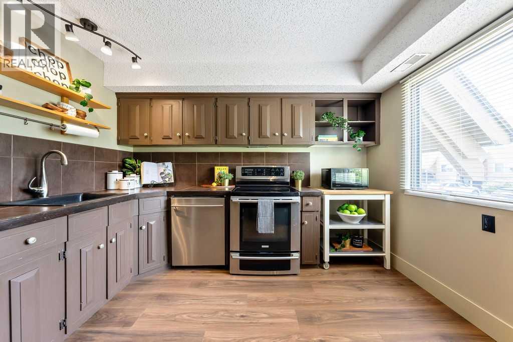 #12 2204 Paliswood Road SW - 18
