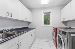 3051 Henderson Highway, Birds Hill, MB R2E0H9 Photo 13