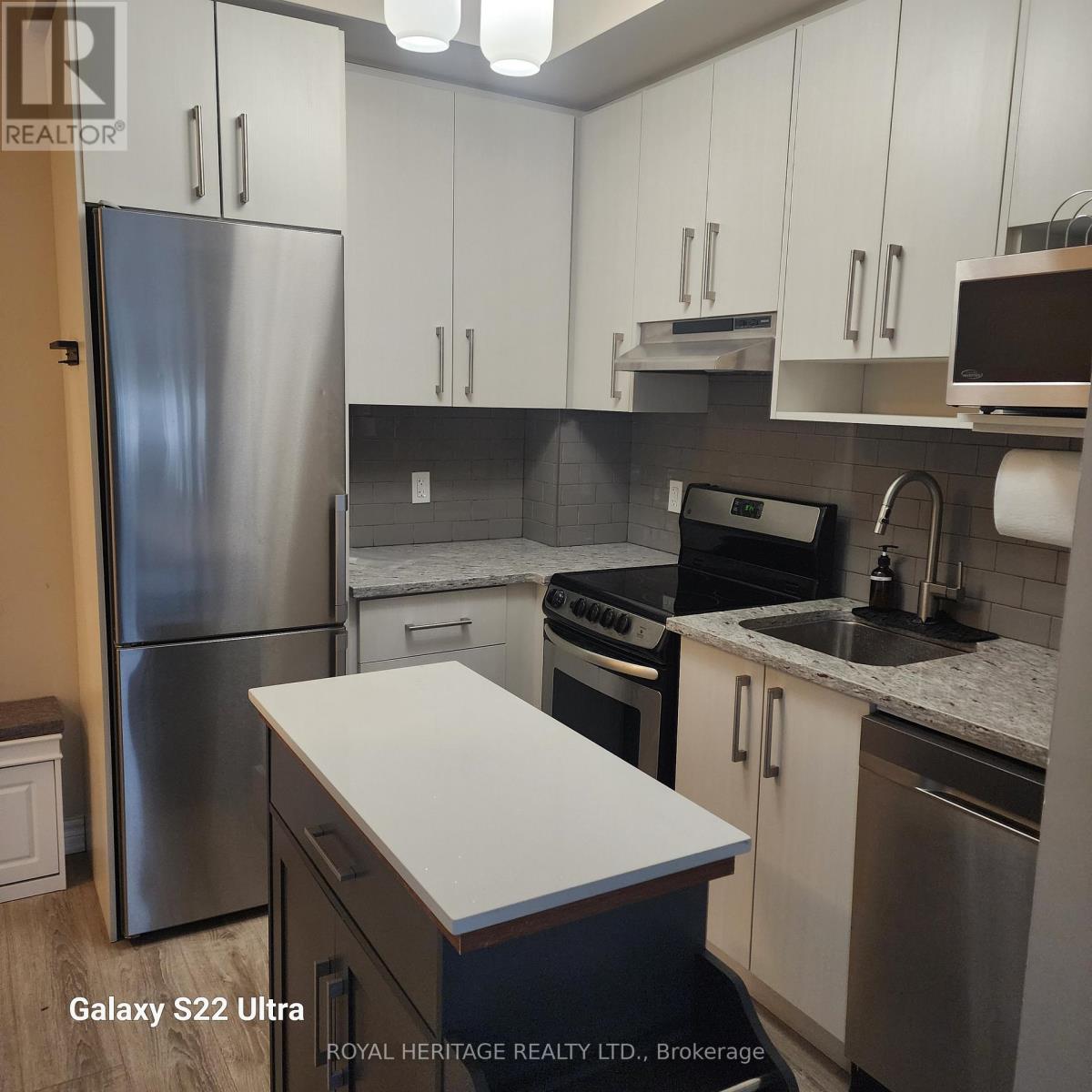 #513 10 ESPLANADE LANE - 14