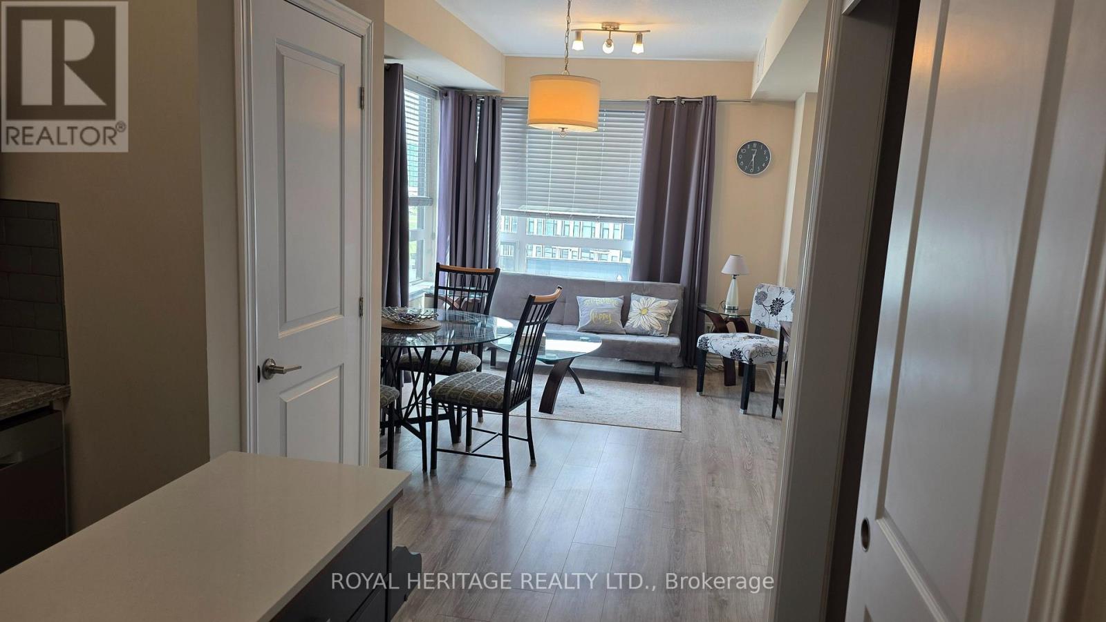 #513 10 ESPLANADE LANE - 17