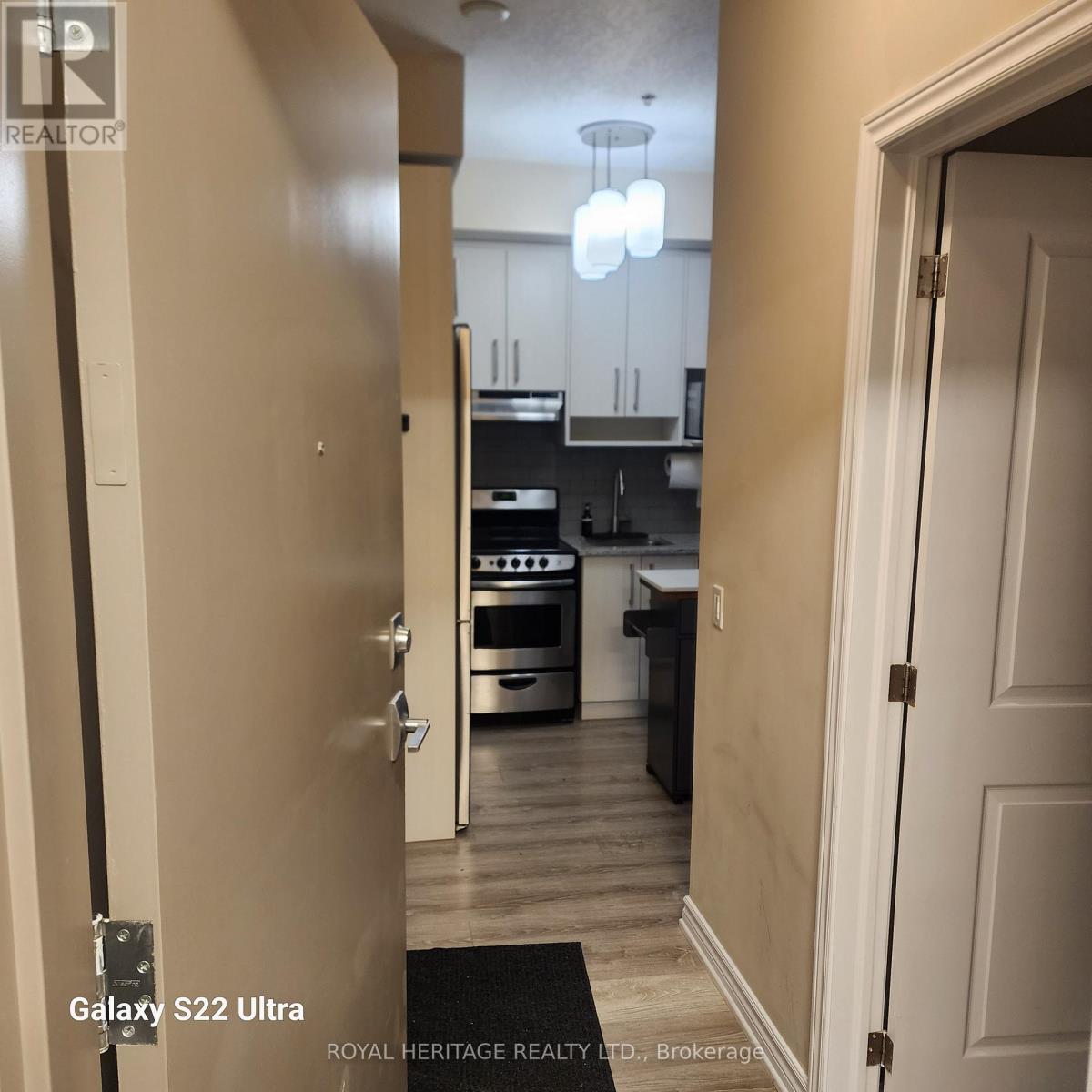 #513 10 ESPLANADE LANE - 10
