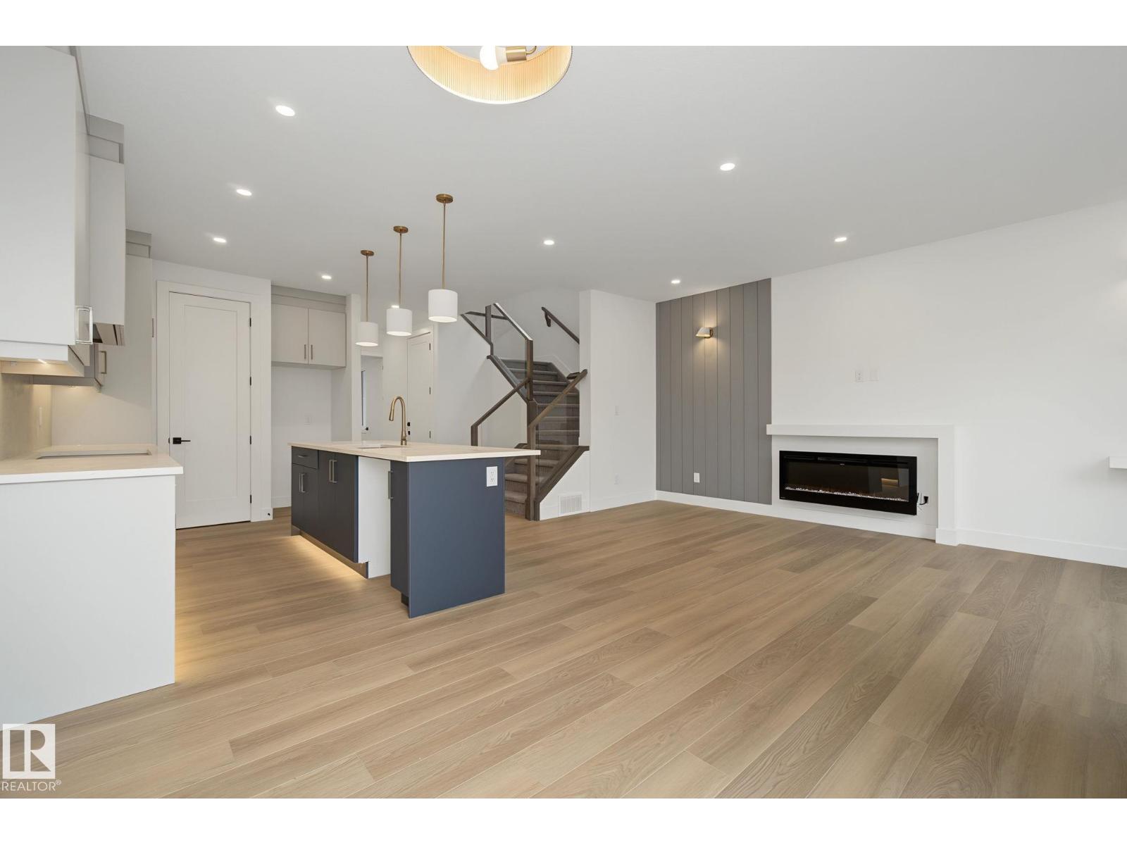 10617 60A AV NW - 13