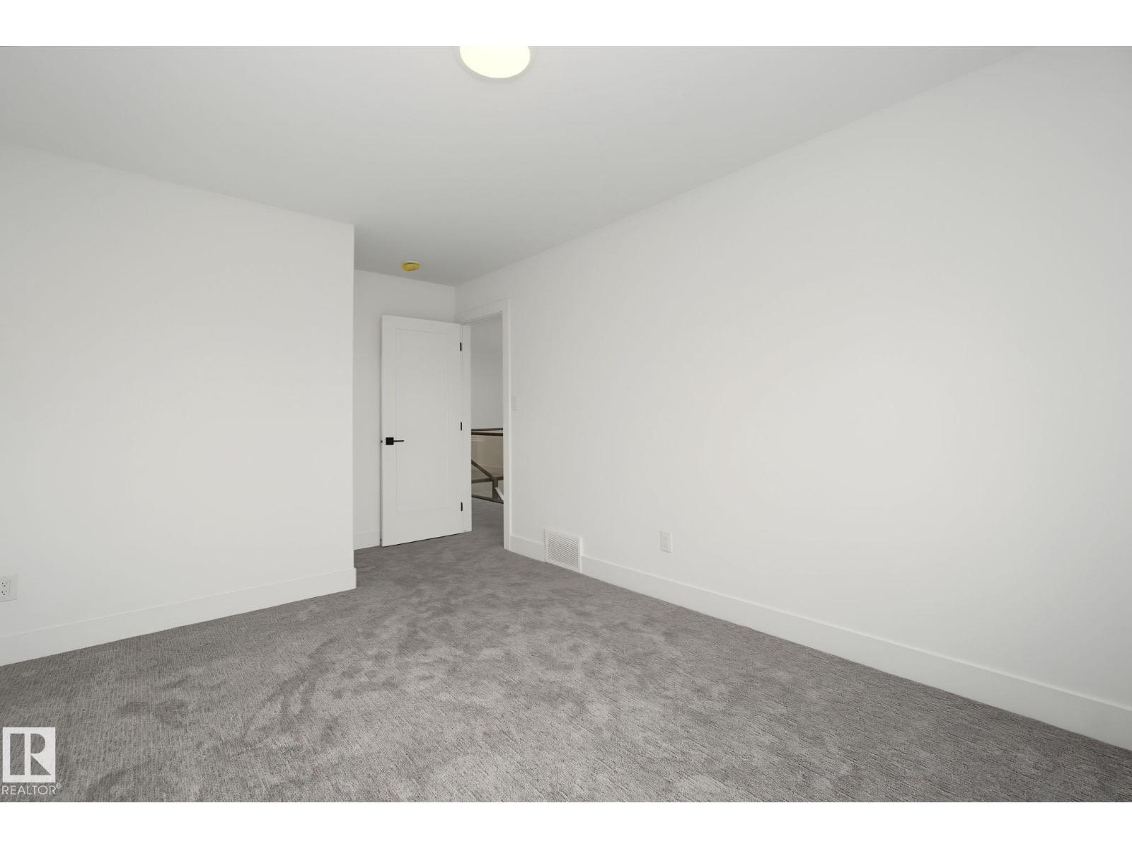 10617 60A AV NW - 46