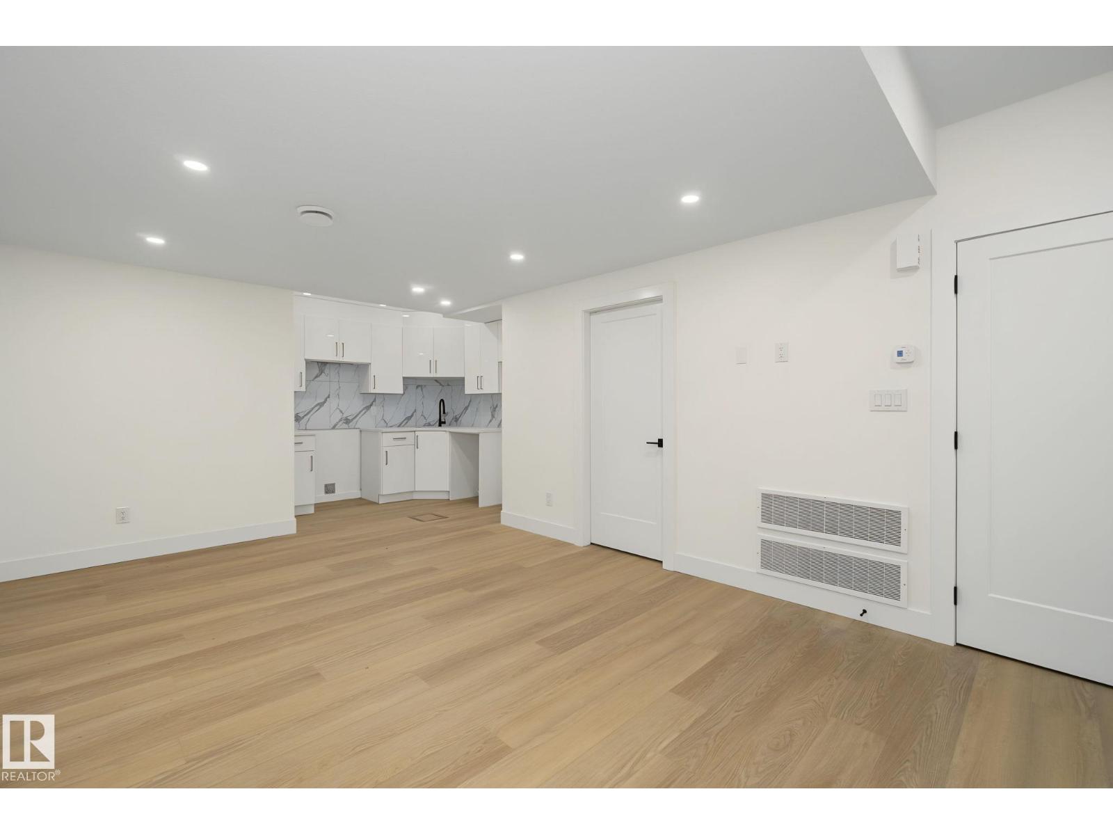 10617 60A AV NW - 50