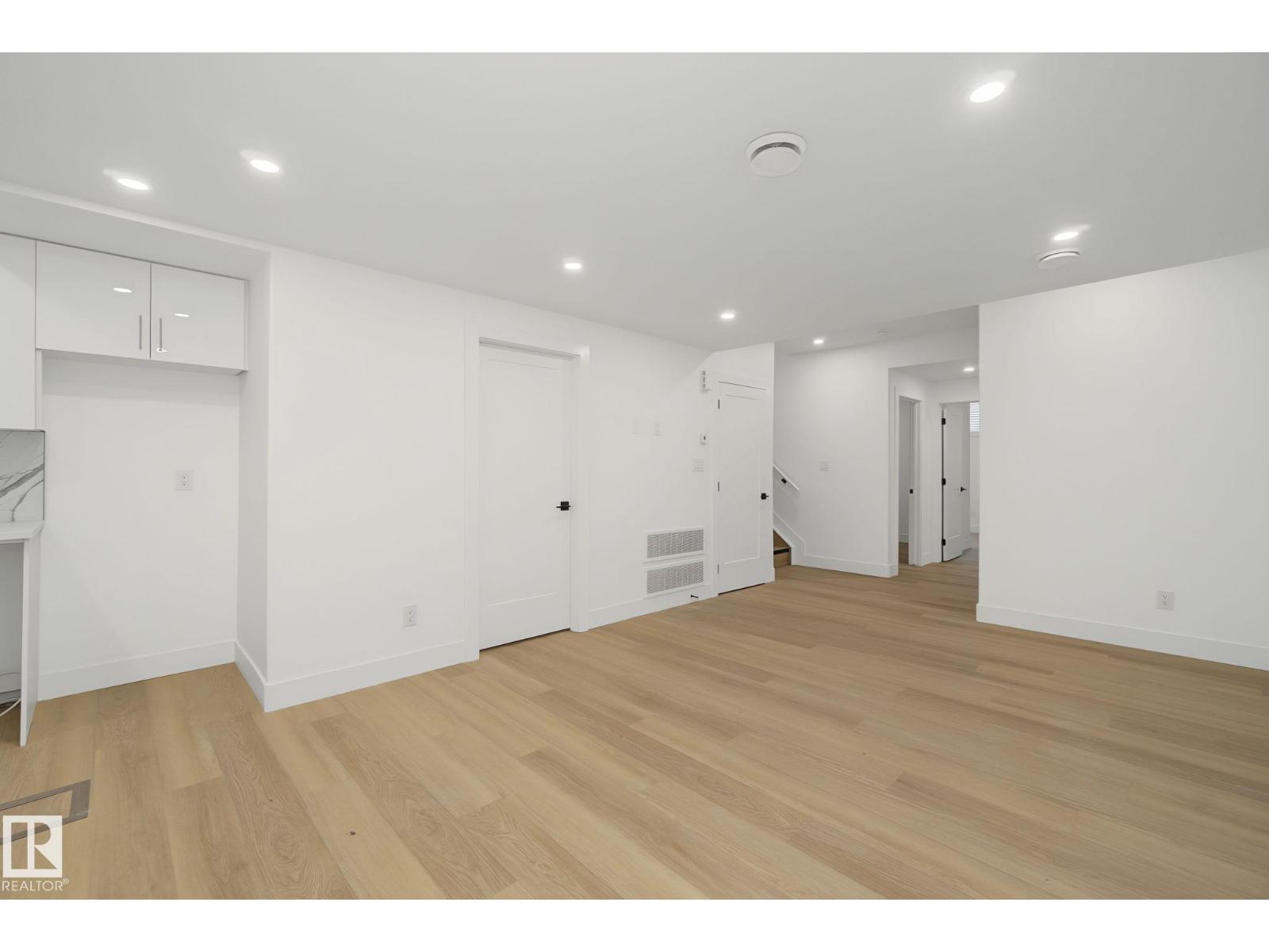10617 60A AV NW - 51